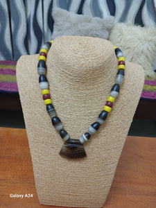 Agate Choker Necklace With Antique Pendant